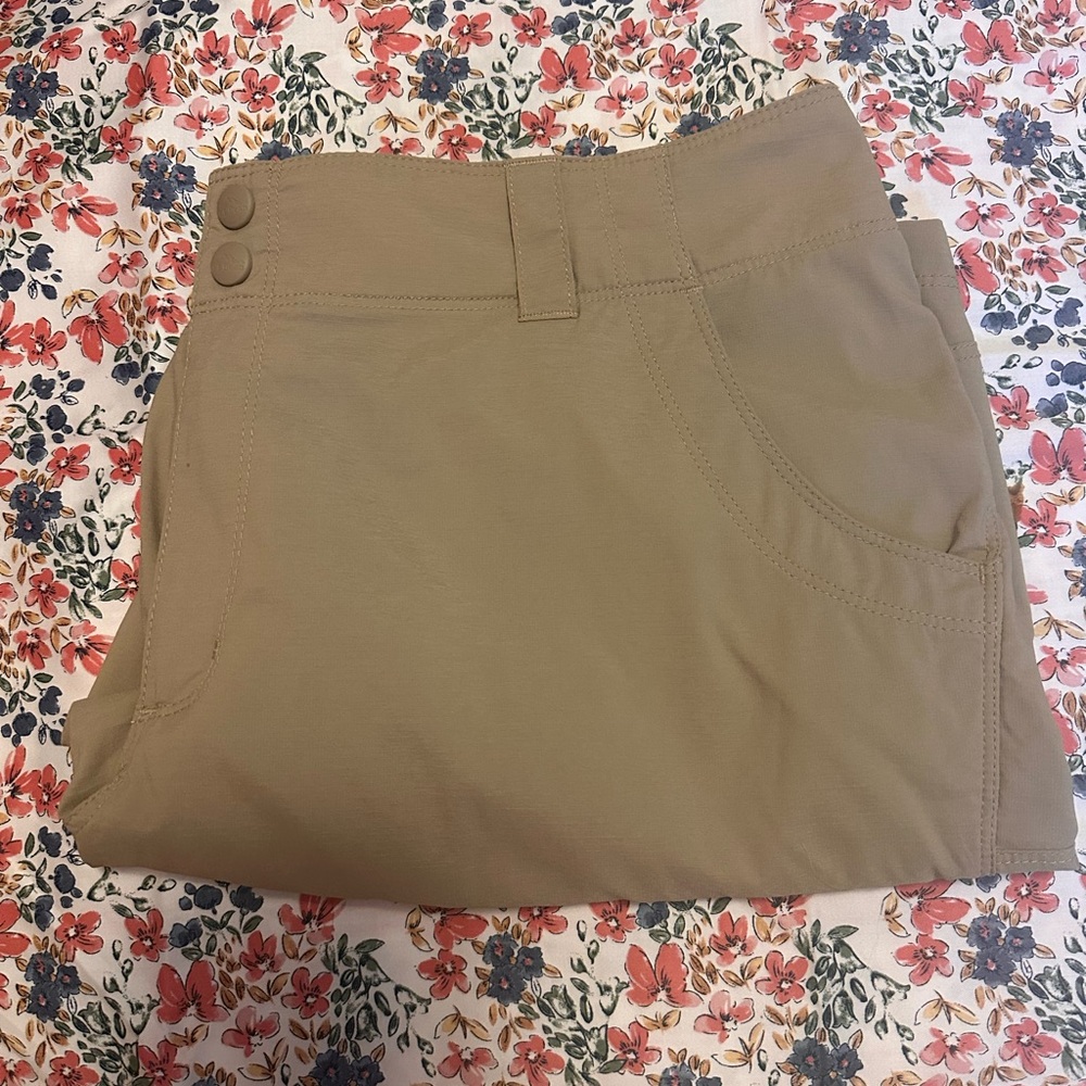 L.L. Bean Tan Cargo Shorts for Outdoor Adventures- 14 reg . - Picture 2 of 7